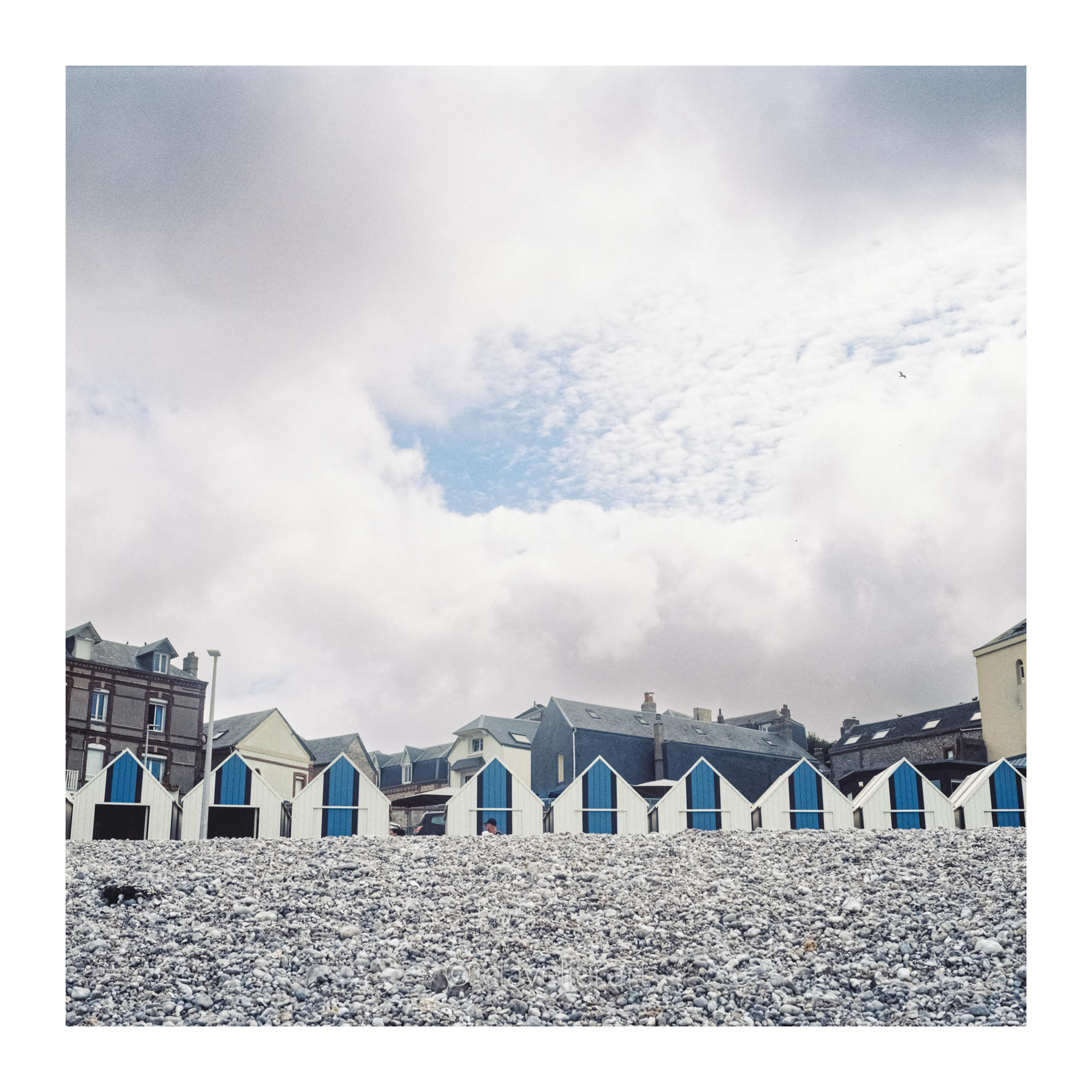 Les yeux vers le ciel, chapitre 5 — œuvre 5, photographie de Bertrand CLAVELIER